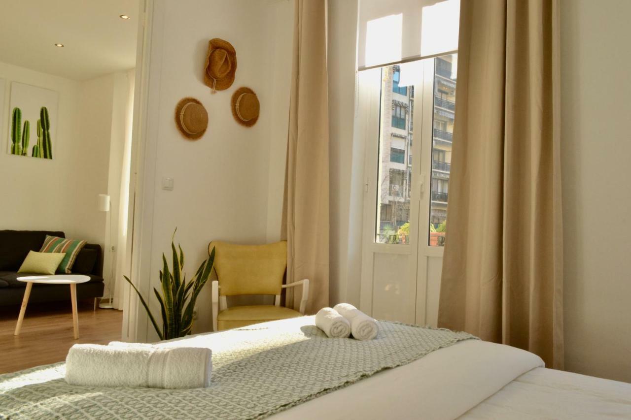 Hola Valencia - Holiday Apartments Kültér fotó